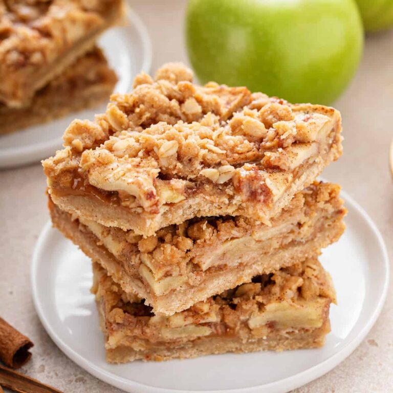 Apple Crisp Bars: A Perfect Blend of Sweetness and Crunch