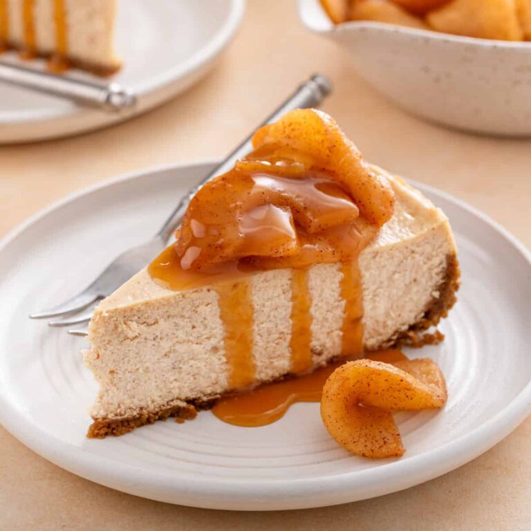 Caramel Apple Cheesecake: A Sweet Indulgence for Baking Enthusiasts