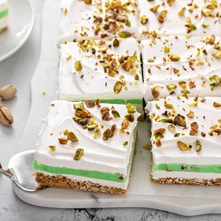 Layered Pistachio Pudding Dessert – A Delightful Indulgence