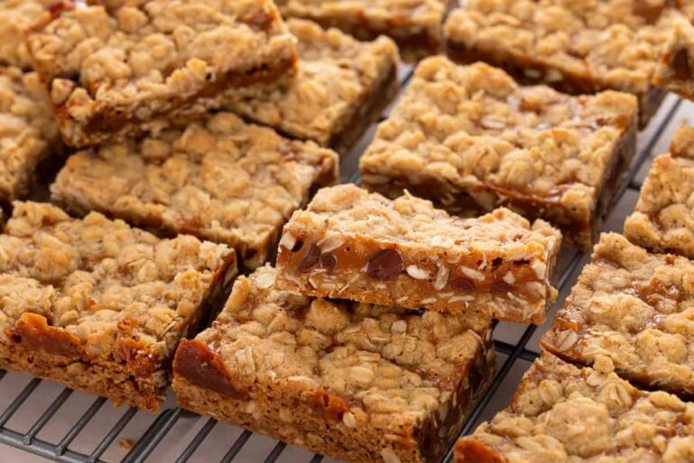 Caramel Pecan Bars: A Delightful Treat for Sweet Lovers