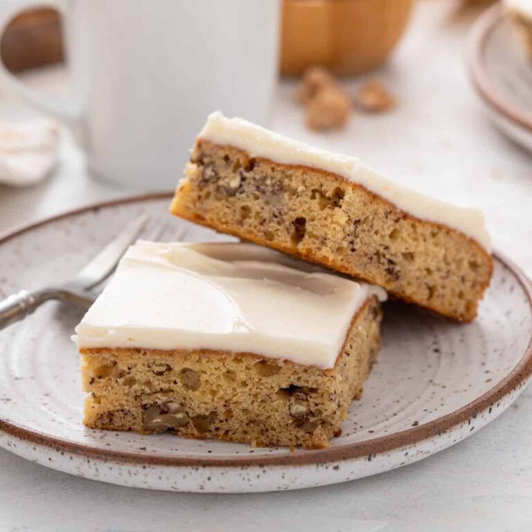 Banana Bars Topped with Cream Cheese Frosting