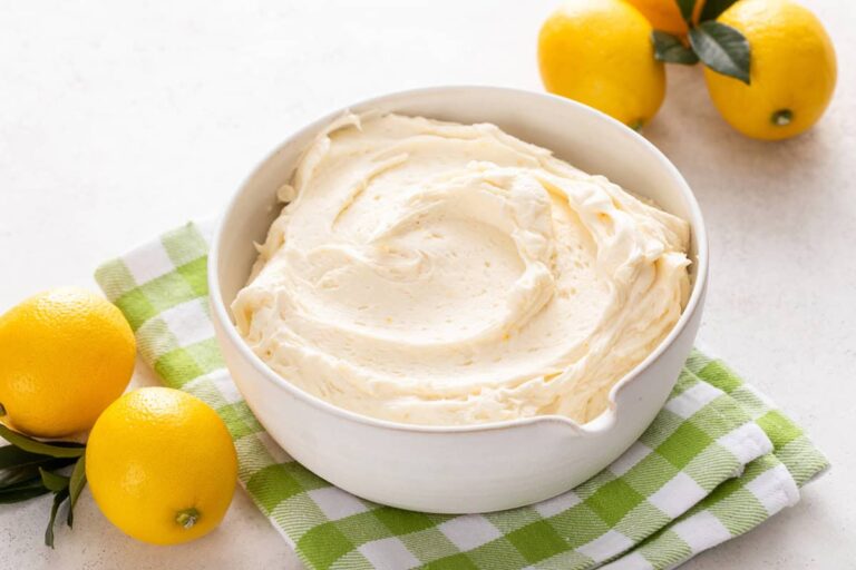 Easy Lemon Buttercream Frosting Recipe